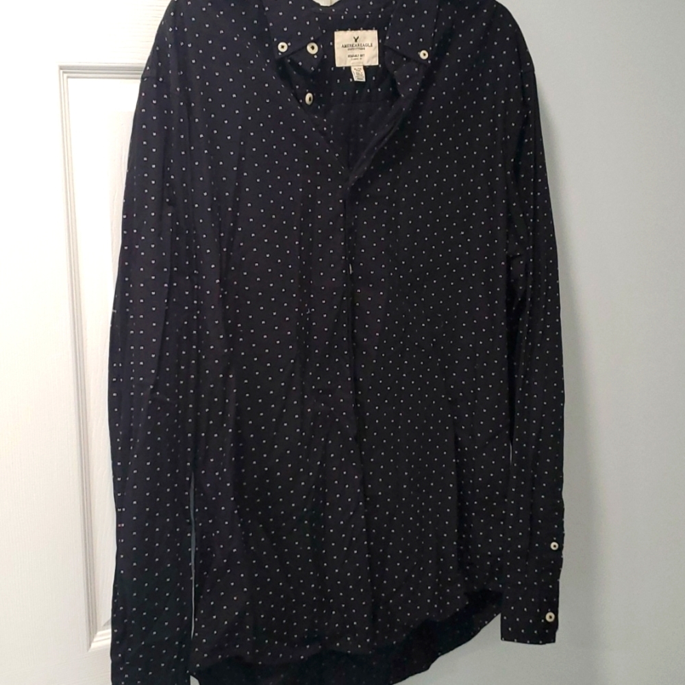 American eagle  black and white button up